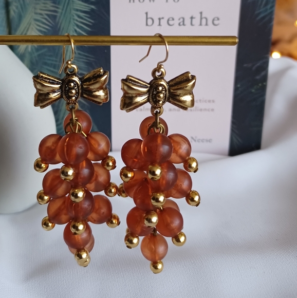 Vintage Gold/Champagne Cluster Earrings - Picture 4 of 7